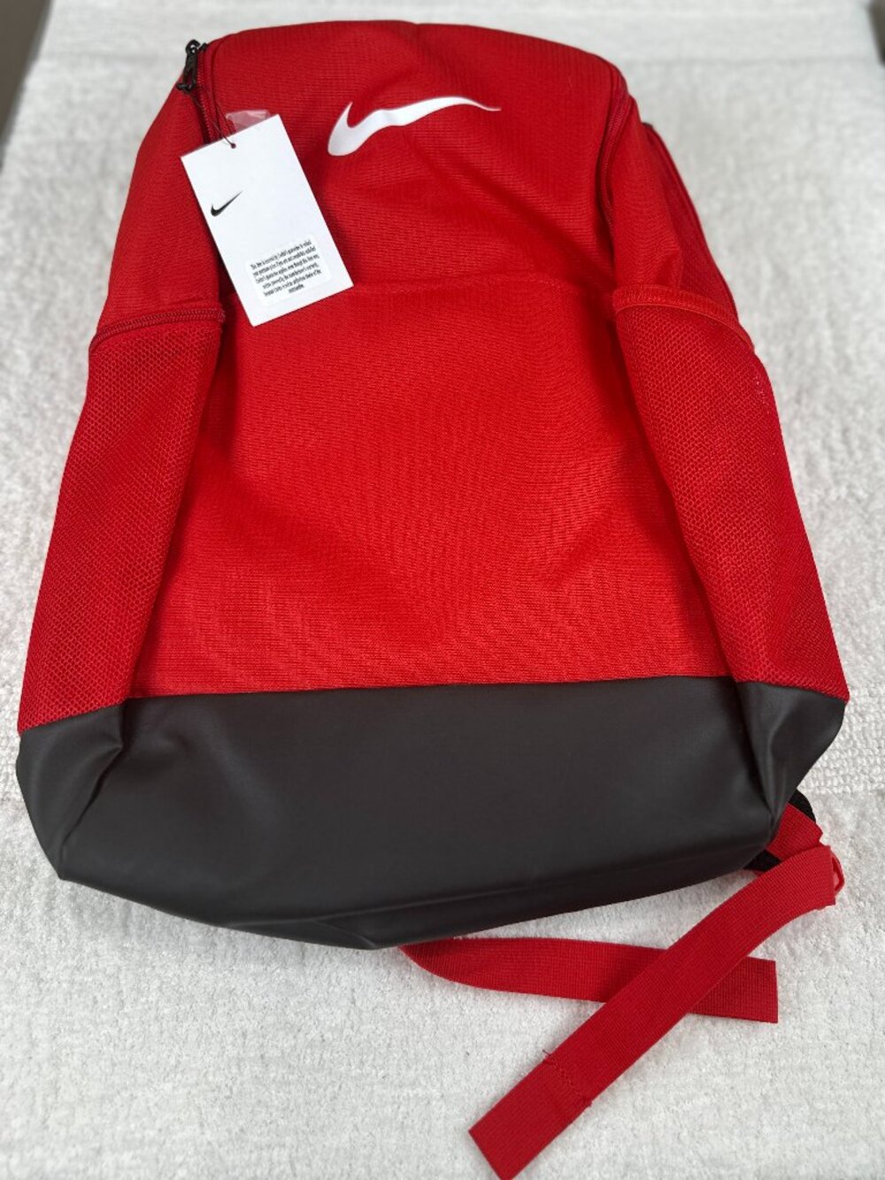 Nike Brasilia 9.5 Medium 24L Red Black Backpack School Gym Training NWT